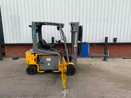 Carrelli elettrici 4 ruote 2022  Jungheinrich EFG 320 GE115-440DZ (7)