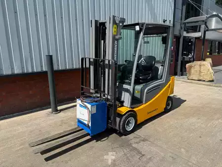 Carrelli elettrici 4 ruote 2022  Jungheinrich EFG 320 GE115-440DZ (1)