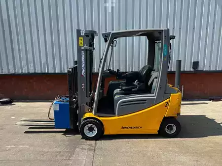 Carrelli elettrici 4 ruote 2022  Jungheinrich EFG 320 GE115-440DZ (2)
