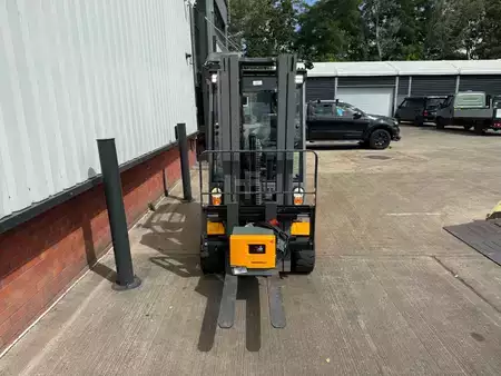 Carrelli elettrici 4 ruote 2020  Jungheinrich EFG 320 SP GE 100-440 DZ - Refurbished (5)