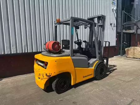 Gázüzemű targoncák 2021  Jungheinrich TFG 430 SP GE 120-550 DZ (4)
