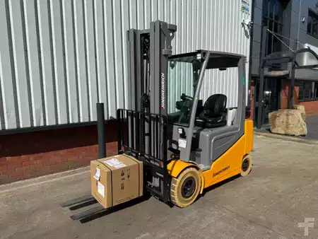 Carrelli elettrici 4 ruote 2023  Jungheinrich EFG 425 SP GE 100-550 DZ - New Forklift (1)