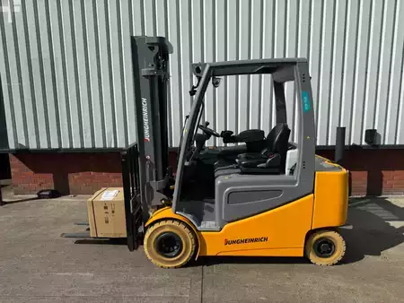 Carrelli elettrici 4 ruote 2023  Jungheinrich EFG 425 SP GE 100-550 DZ - New Forklift (2)