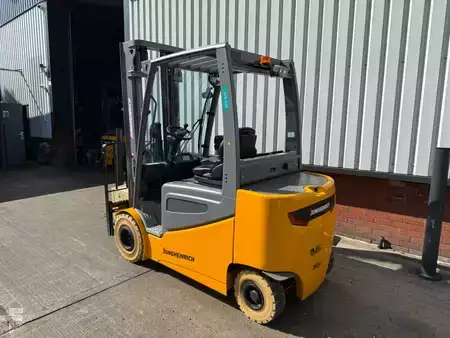 Carrelli elettrici 4 ruote 2023  Jungheinrich EFG 425 SP GE 100-550 DZ - New Forklift (3)