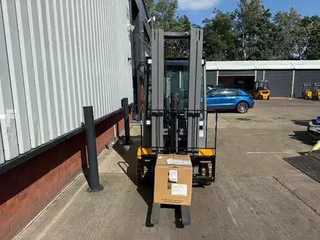 Carrelli elettrici 4 ruote 2023  Jungheinrich EFG 425 SP GE 100-550 DZ - New Forklift (5)