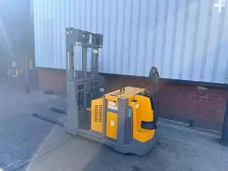 VZV s plošinou pro řidiče 2018  Jungheinrich EJG 112 G 120-250 ZT (3)