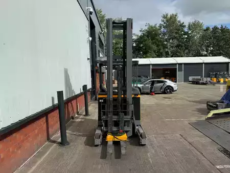 Retraky 2016  Jungheinrich ETV 214 SP E GE 100-800 DZ (2)