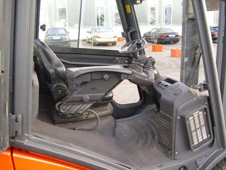 Wózki widłowe diesel 2009  Linde H25D-X392 TRIPLEXMAST - SEITENSCHIEBER -KABINE - HZG (8) 