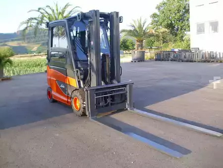 Elektro 4 Rad 2016  Linde E30HL-01/600-387 TRIPLE - ZVG/SS - KAB/HZG -UVV (2)