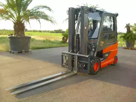 Elektro 4 Rad 2016  Linde E30HL-01/600-387 TRIPLE - ZVG/SS - KAB/HZG -UVV (3)