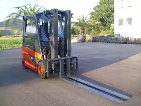 Elektro 4 Rad 2016  Linde E30HL-01/600-387 TRIPLE - ZVG/SS - KAB/HZG -UVV (4)