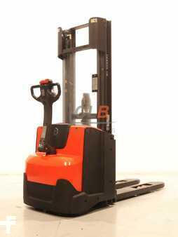 Pallestabler 2010  BT SWE 120 L Staxio (1)