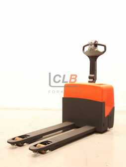 Porta-paletes elétrico 2014  BT LWE 130 Minimover (3) 