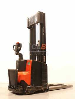 Stacker pedestre 2012  BT SWE 140 L Staxio (2)