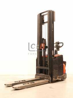 Stacker pedestre 2012  BT SWE 140 L Staxio (6)