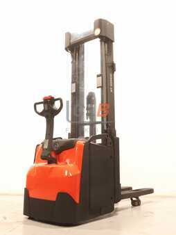 Pallet Stackers 2016  BT SWE 145 L (1)