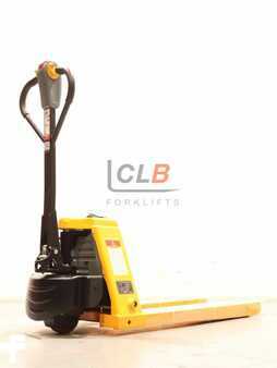 Chariots tracteurs 2025  Hu-Lift EPT 20 H (1)