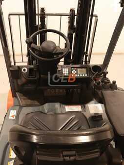 Elektromos 3 kerekű 2016  Toyota 8 FBE 20T (10)