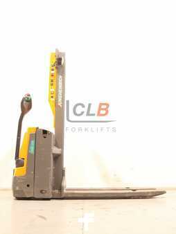 Hochhubwagen 2020  Jungheinrich EMD 118 (3)