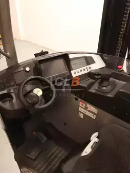 Reach Truck 2019  Still FM-X 14 (6)