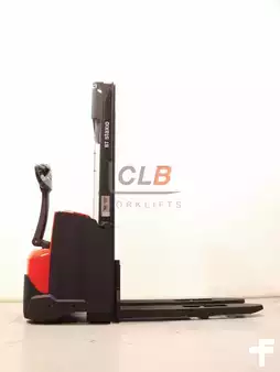 Apilador eléctrico 2012  BT SWE 120 (2)
