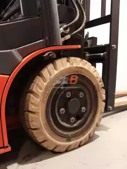 Sähkö - 3 pyör 2016  Toyota 8FBEK18T (7)