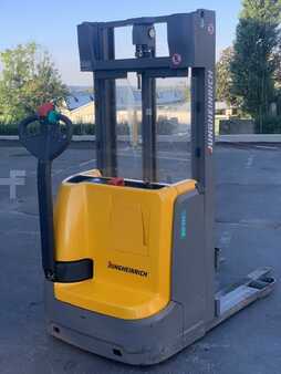 Hochhubwagen 2019  Jungheinrich EJC 112 mit FEM2A Gabelträger (1)