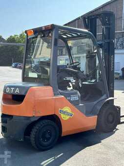 Dieselstapler 2008  Toyota 52-8FDF25 (3)