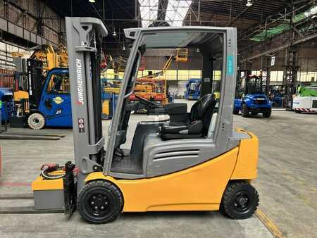 Elektro 4 Rad 2018  Jungheinrich EFG320-464 DZ (1)