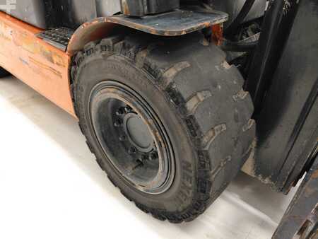 Eléctrica de 4 ruedas 2014  Doosan B25X-5 (13)