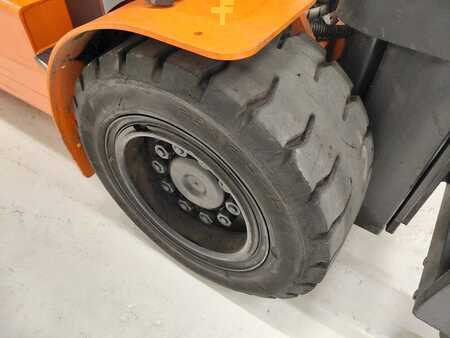 Elektryczne 4-kołowe 2014  Doosan B50X-5 (13)