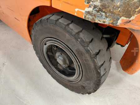 Elektryczne 4-kołowe 2014  Doosan B50X-5 (15)