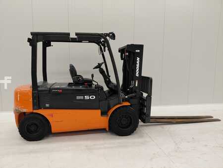 Elektryczne 4-kołowe 2014  Doosan B50X-5 (4)