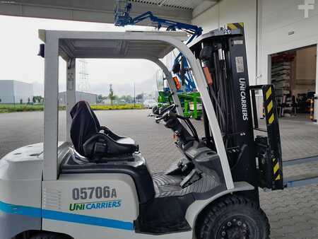 Dieselstapler 2015  TCM FHD25T3A (1)