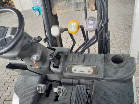 Dieselstapler 2015  TCM FHD25T3A (4)