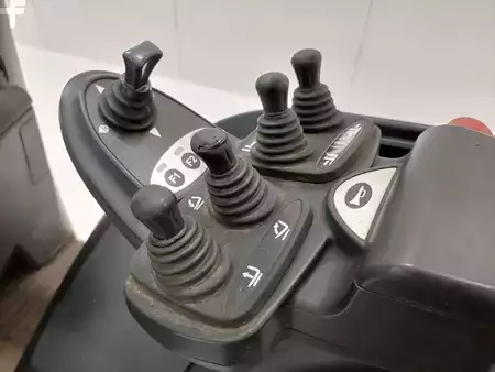 Eléctrica de 4 ruedas 2015  Still RX 20-20 (6)