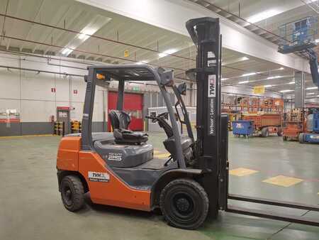 Dieselstapler 2014  Toyota 52-8FDF25 (3)