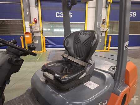 Dieselstapler 2014  Toyota 52-8FDF25 (5)