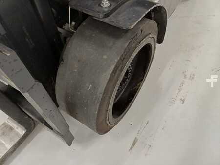 Chariots élévateurs GPL 2016  Doosan GC33P-5 (11)