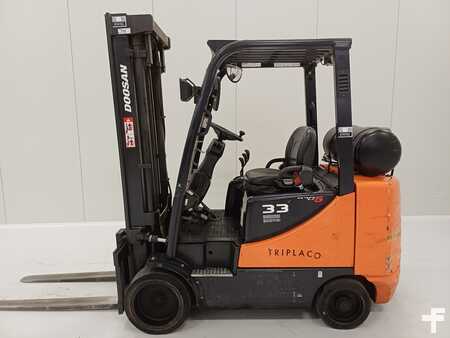 Chariots élévateurs GPL 2016  Doosan GC33P-5 (2)