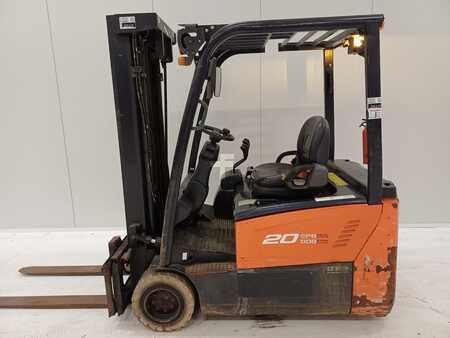 Chariots électriques à 4 roues 2015  Doosan B20T-7 (2)
