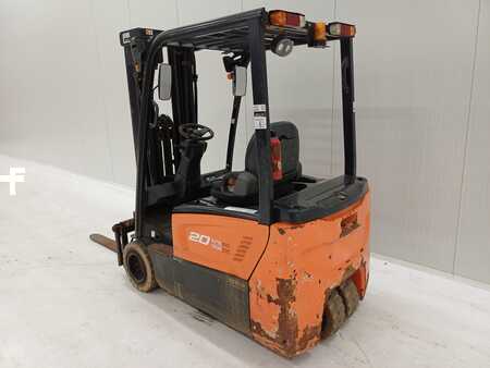 Chariots électriques à 4 roues 2015  Doosan B20T-7 (4)