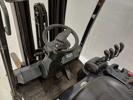 Chariots électriques à 4 roues 2015  Doosan B20T-7 (6)