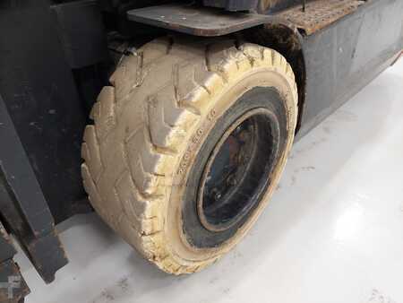 Chariots électriques à 4 roues 2015  Doosan B20T-7 (13)