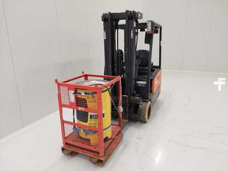 Chariots électriques à 4 roues 2015  Doosan B20T-7 (4)