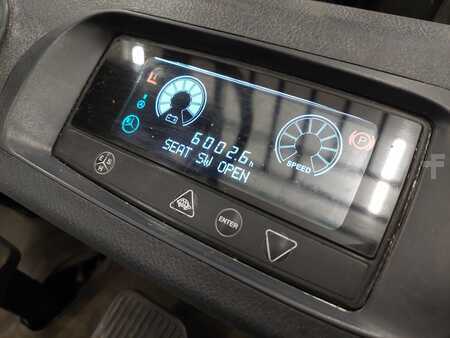 Chariots électriques à 4 roues 2015  Doosan B20T-7 (7)