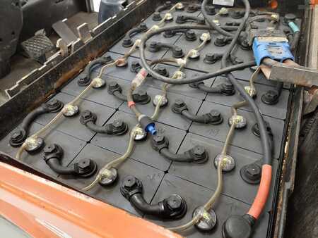 Chariots électriques à 4 roues 2015  Doosan B20T-7 (8)