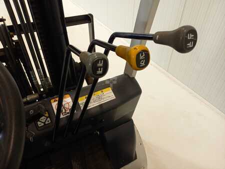 Elektro 4 Rad 2015  TCM FB30-8 (13)