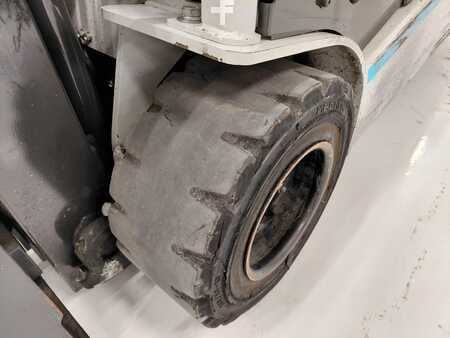 Elektromos 4 kerekű 2016  Unicarriers TX3-20L (19)