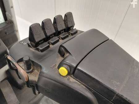 Elektromos 4 kerekű 2016  Unicarriers TX3-20L (9)